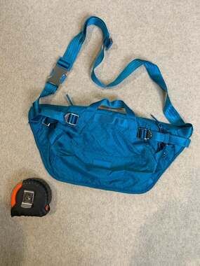 Athleta Excursion Crossbody Belt Bag –